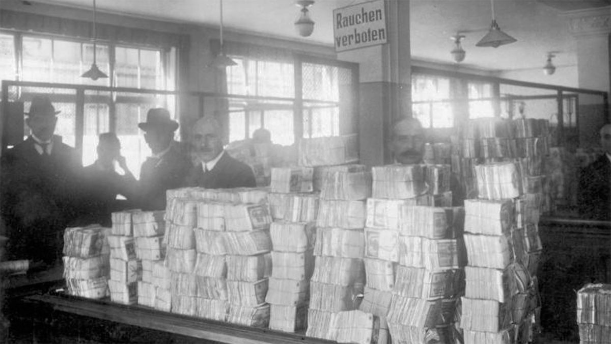 Sterty pieniędzy zastępczych emitowanych w Republice Weimarskiej u szczytu hiperinflacji – jesienią 1923 roku